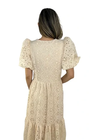 Vestido Ojalillo Crema Espalda