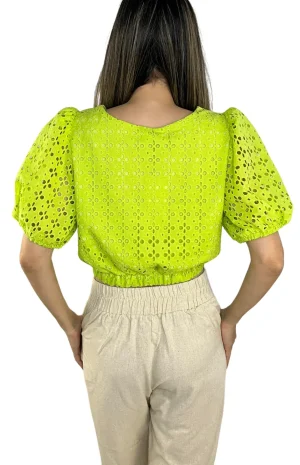 Blusa en Ojalillo Corta Verde espalda