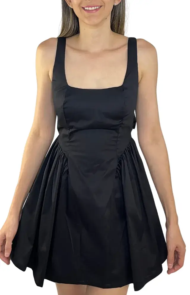 Vestido Corto Juvenil Negro frente